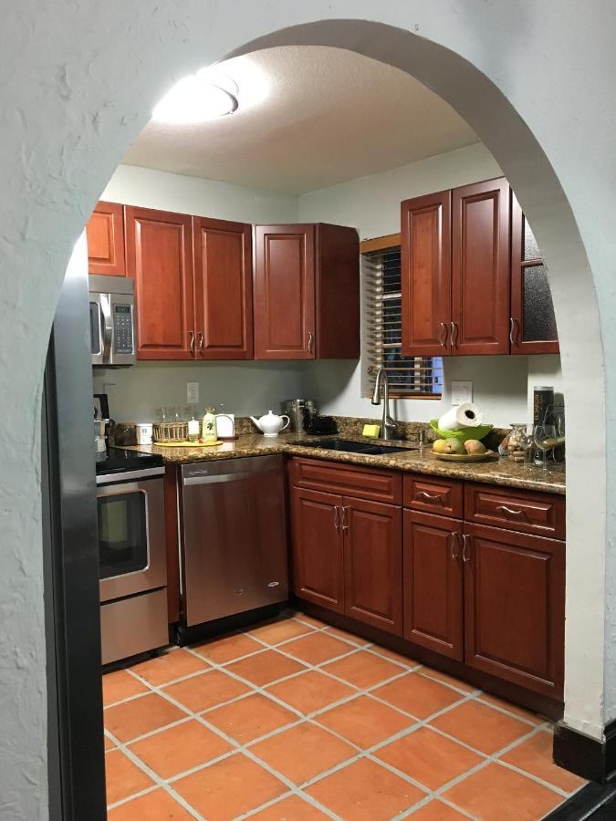 Private Room In The Heart Of Little Havana 迈阿密 外观 照片